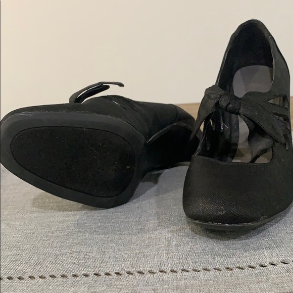 Naturalizer heels - Picture 3 of 3